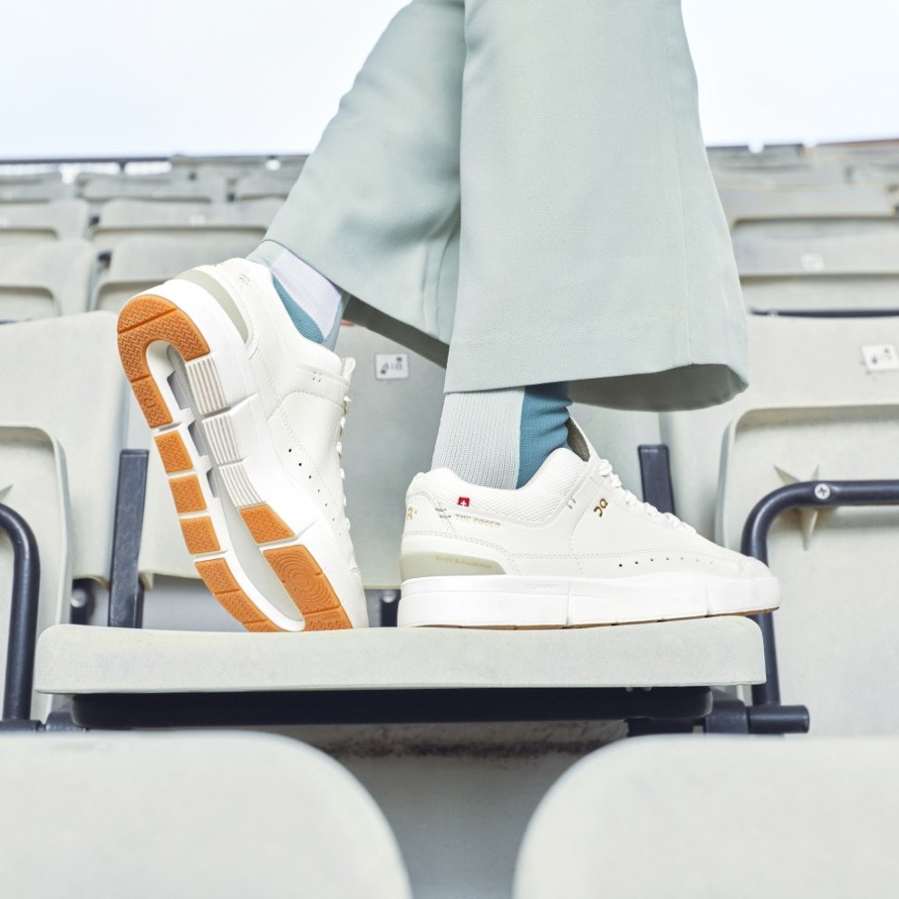 On Cloud THE ROGER Centre Court Women's Sneakers White | OTD015-CA